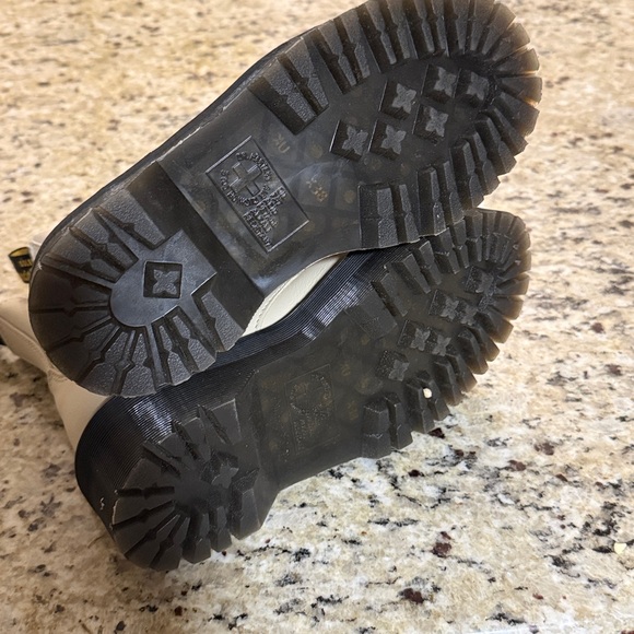 Dr Marten Jadon III Pisa Leather Platform Lace Up Boots - Picture 6 of 13